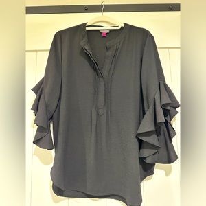 VINCE CAMUTO BLOUSE - black w/flutter sleeves